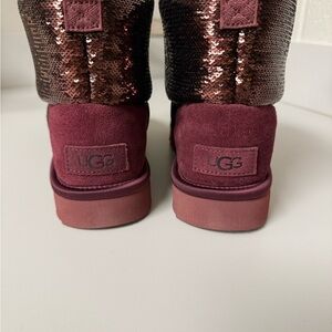 UGG Classic Mini Mirror Ball NWOT Size 6 Maroon